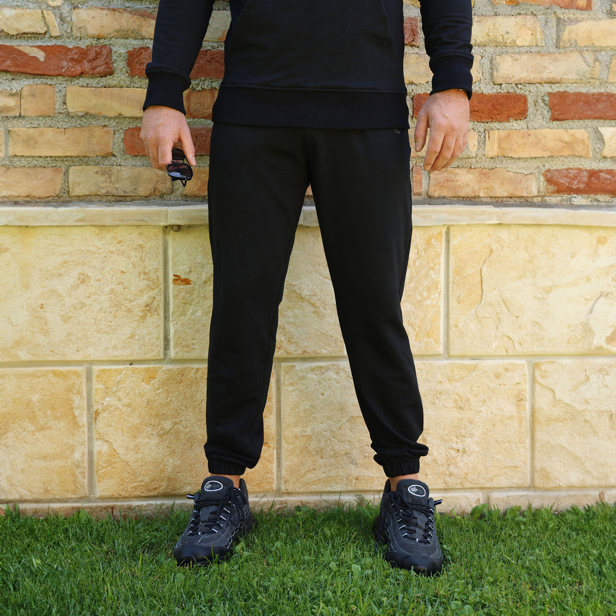 LB818B STRETCH FABRIC SLIM FIT JOGGERS BLACK