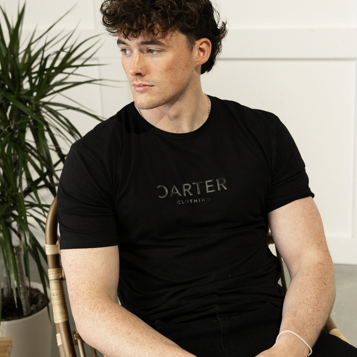 AC444B CARTER LOGO TEE BLACK